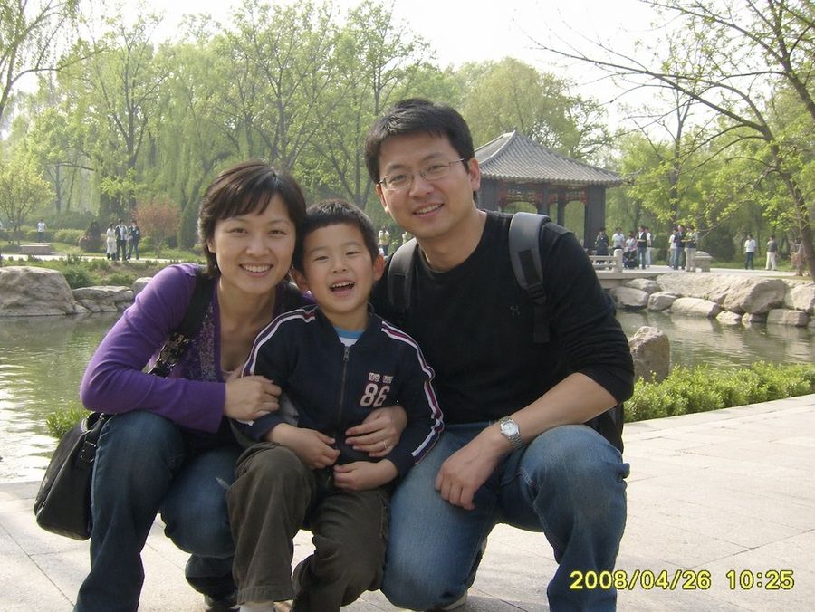 2008 Chinese Family Park Snapshot by @LabSpeculation (-15273) — GPT Image 2 image prompt example
