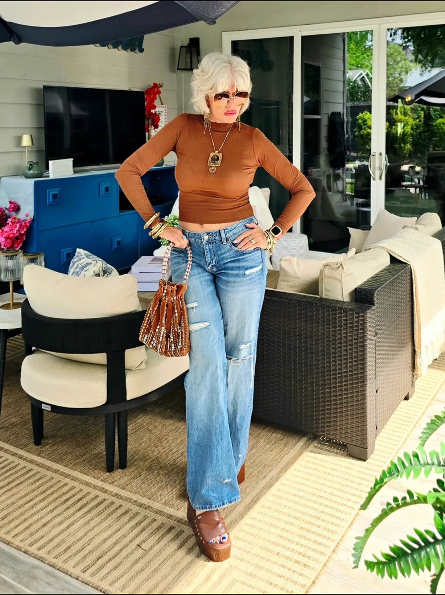 Chic Patio Outfit Photo — GPT Image 2 image prompt example