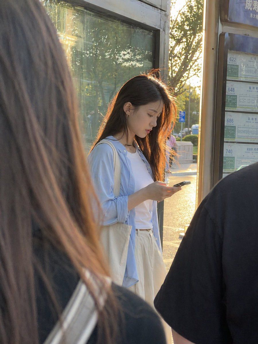 Golden Hour Bus Stop Candid — GPT Image 2 image prompt example