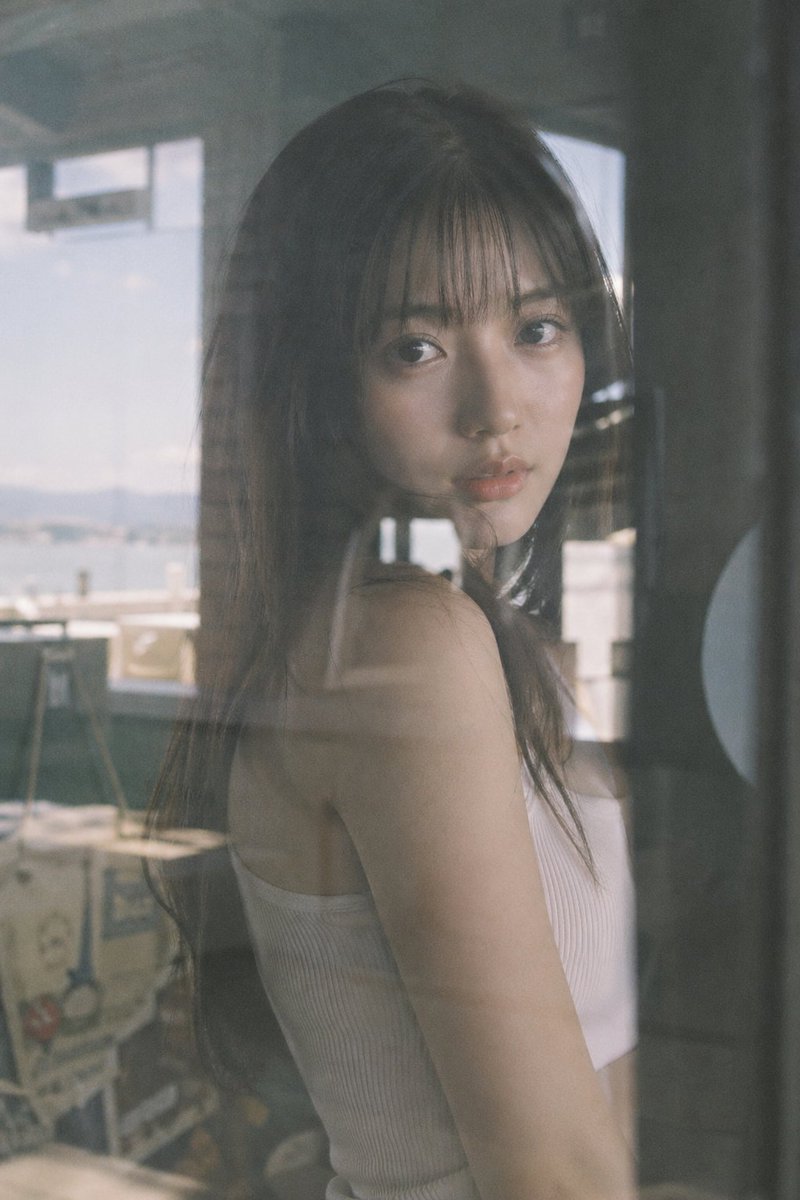 Japanese Idol Reflection Aesthetic — GPT Image 2 image prompt example