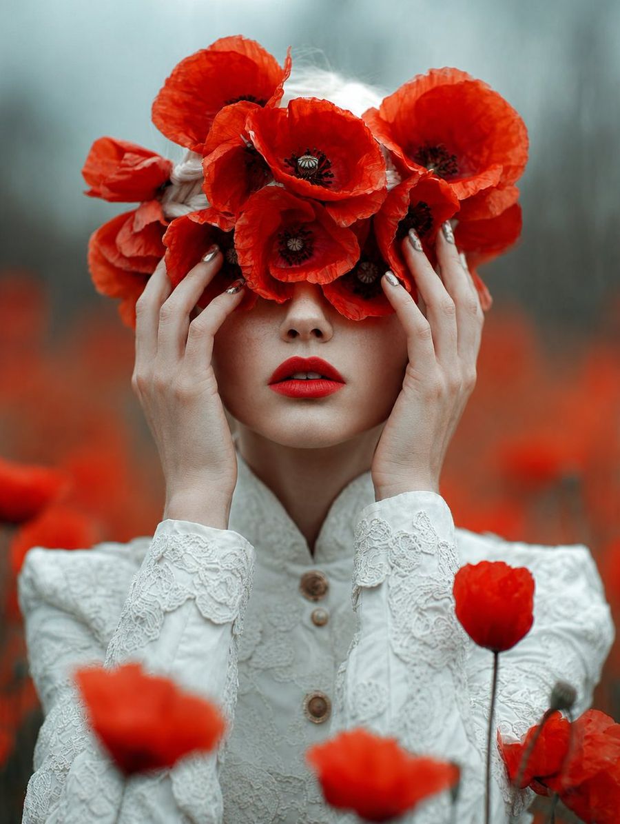 Lady Red Poppies Portrait by @minuitIA — GPT Image 2 image prompt example