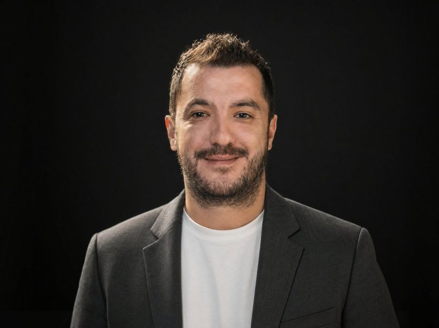 Professional Dark Background Linkedin Portrait — GPT Image 2 image prompt example