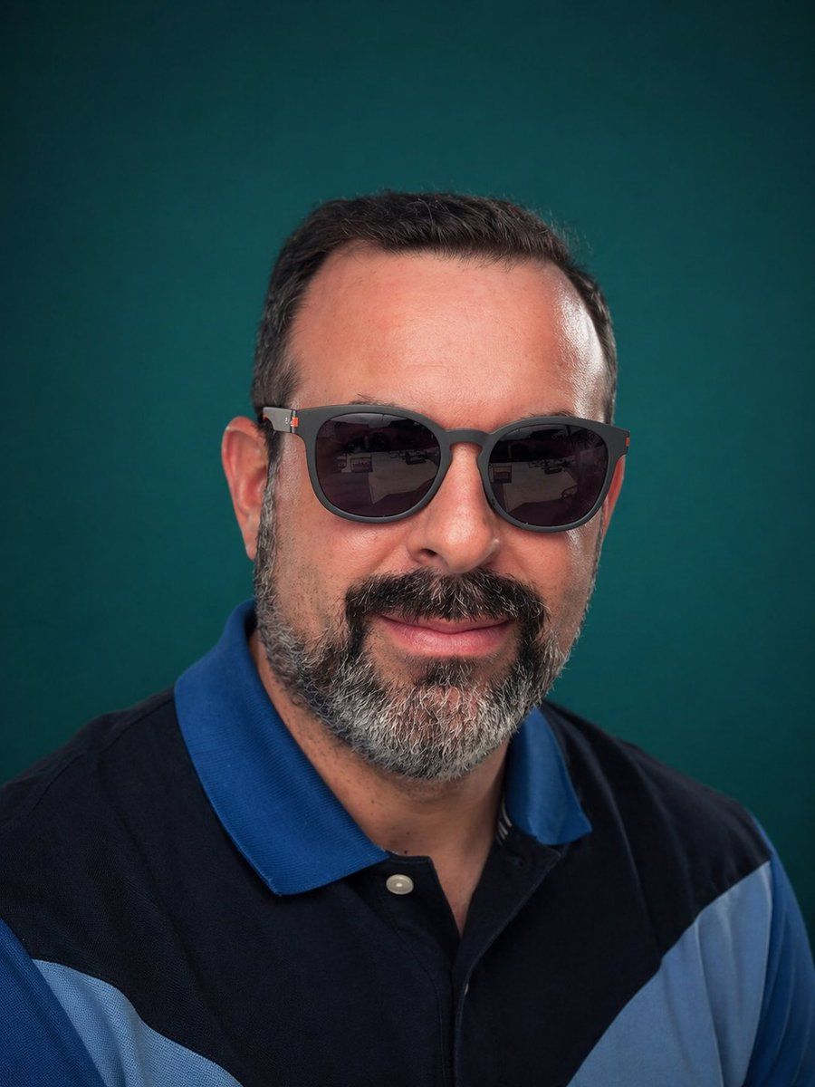Selfie To Studio Headshot — GPT Image 2 image prompt example