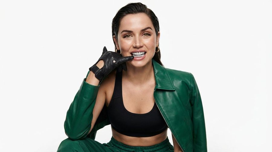 Professional Fashion Photography Studio with Pure White Seamless — Nano Banana Pro image prompt example