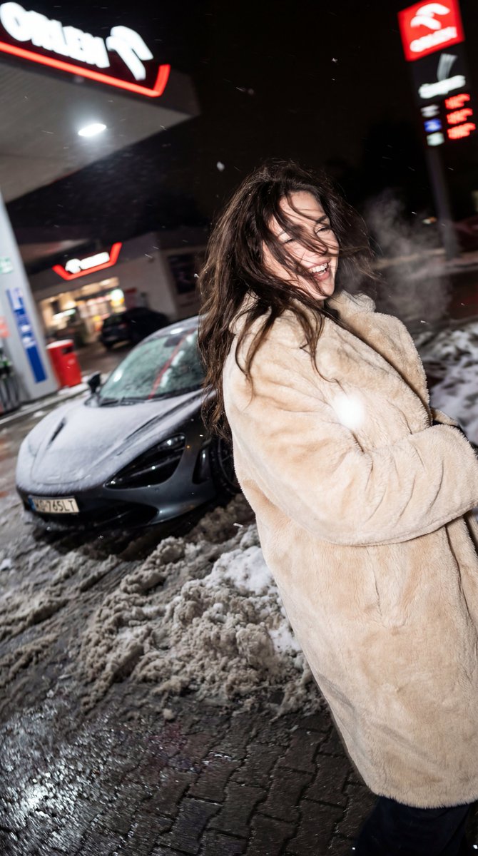 Chaotic Nightlife Flash Photography Portrait — Nano Banana Pro image prompt example