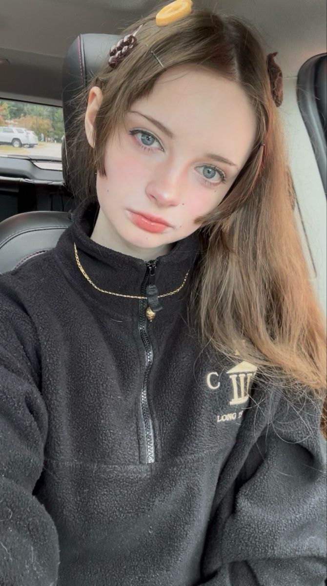 Close Up Candid Selfie Portrait Of Young Woman — Nano Banana Pro image prompt example