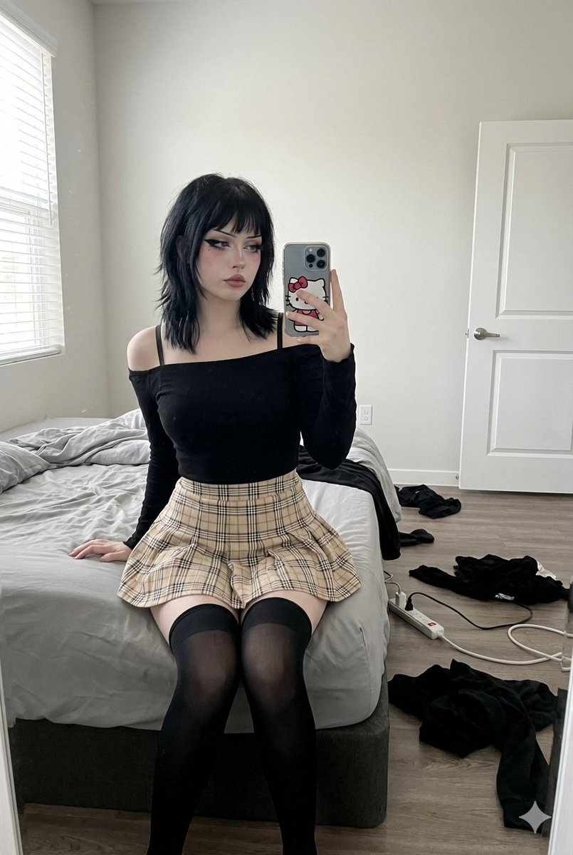 E Girl Mirror Selfie With Deep Depth Of Field — Nano Banana Pro image prompt example