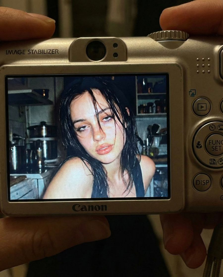 Early 2000s Digital Camera Snapshot Prompt — Nano Banana Pro image prompt example
