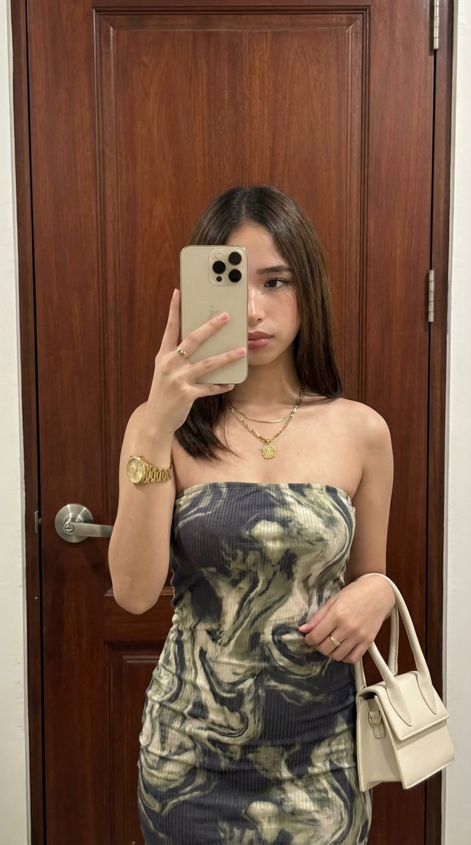 High Fidelity Mirror Selfie Prompt — Nano Banana Pro image prompt example