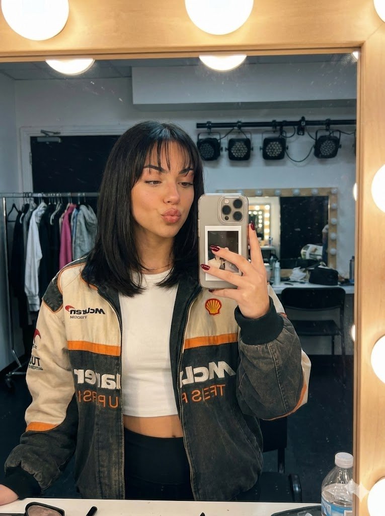 Indoor Makeup Room Mirror Selfie — Nano Banana Pro image prompt example