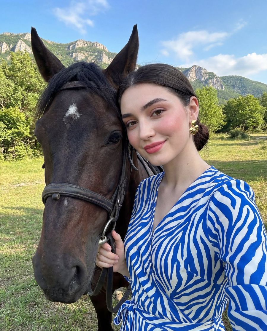 Luxury Lifestyle Portrait Prompt With Horse For Gemini Nano Banana Pro — Nano Banana Pro image prompt example