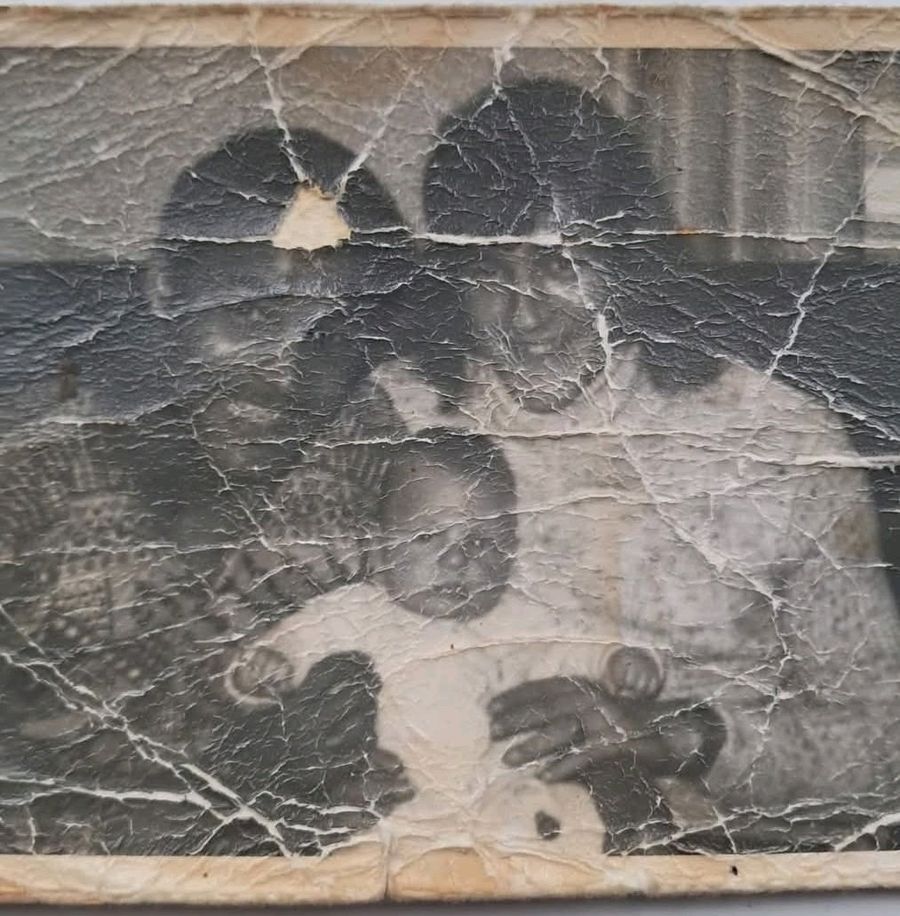 Old Photo Restoration Prompt — Nano Banana Pro image prompt example