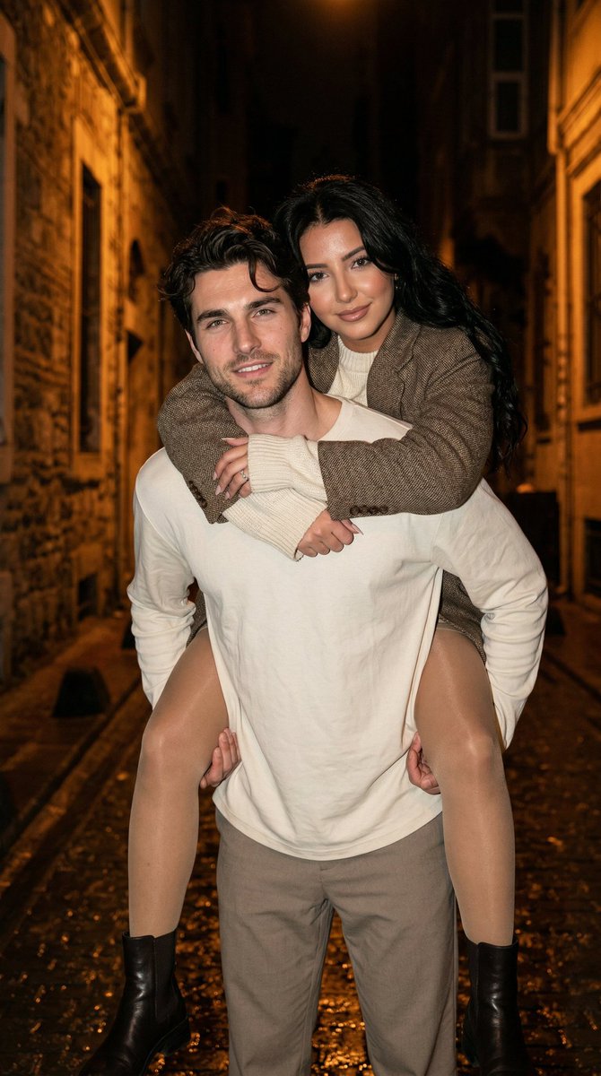 Romantic Piggyback Scene In Istanbul At Night — Nano Banana Pro image prompt example