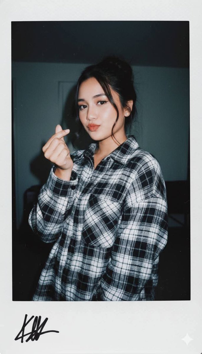 Ultra Realistic Glamour Polaroid Prompt — Nano Banana Pro image prompt example