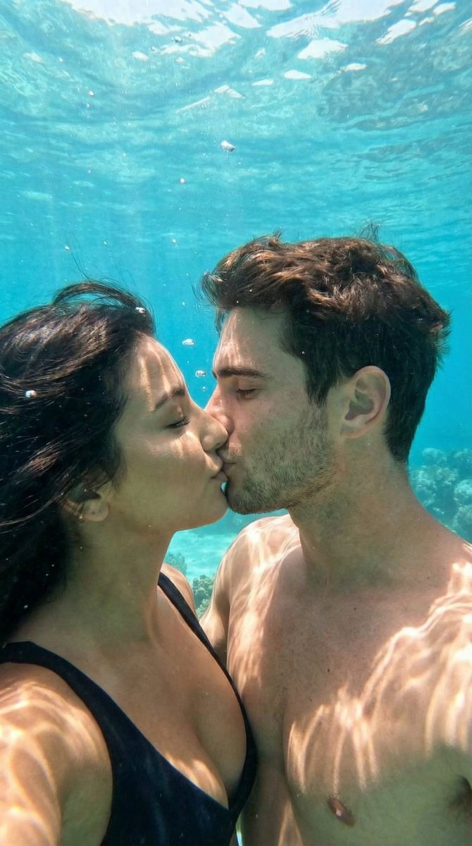 Underwater Cinematic Couple Kiss With Identity Preservation — Nano Banana Pro image prompt example