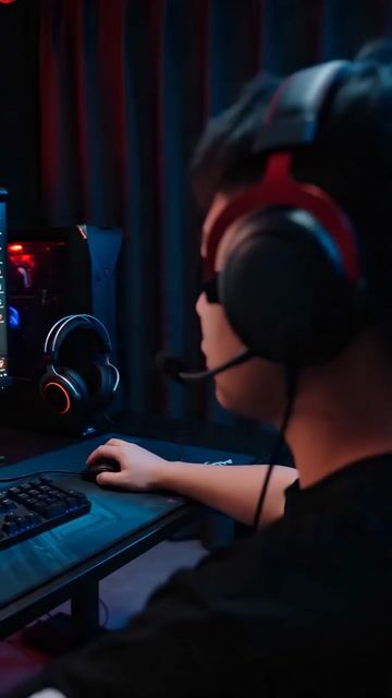 Cinematic Gaming Short With Seamless Transitions — Seedance 2.0 video prompt example