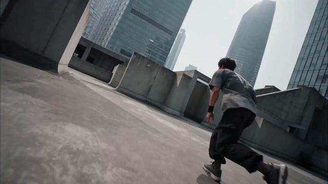 Cinematic Parkour Action Scene — Seedance 2.0 video prompt example