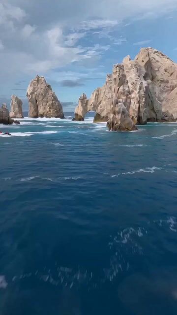 Fpv Drone Humpback Whale Jump — Seedance 2.0 video prompt example