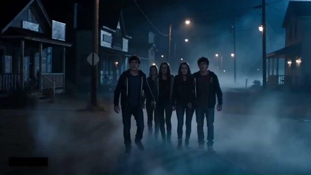 Supernatural Horror Thriller Scene — Seedance 2.0 video prompt example