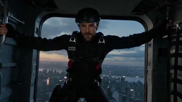 Vertical Action Insertion Tactical Courier Freefall — Seedance 2.0 video prompt example
